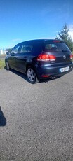 2009 - Volkswagen Golf ---