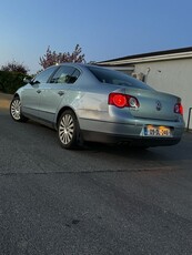 2009 - Volkswagen Passat ---