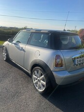 2010 - Mini Cooper ---