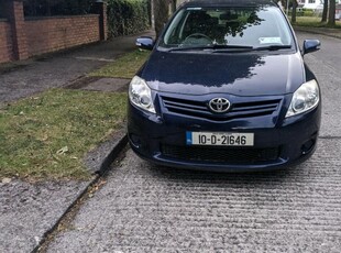 2010 - Toyota Auris Manual