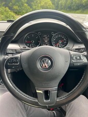 2011 - Volkswagen Passat Manual