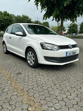 2011 - Volkswagen Polo Manual