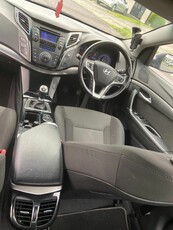 2013 - Hyundai i40 Manual