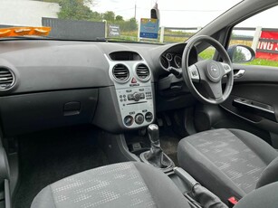 2013 - Opel Corsa Manual