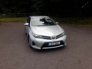 2013 - Toyota Auris Manual