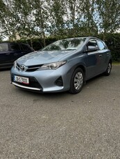 2013 - Toyota Auris Manual