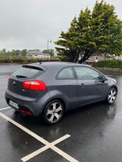 2014 - Kia Rio Manual