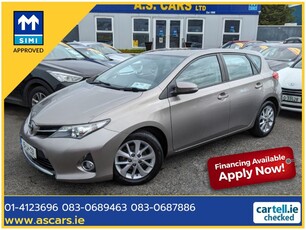 2015 - Toyota Auris Manual