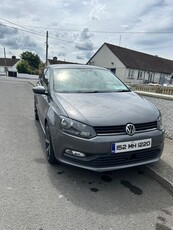 2015 - Volkswagen Polo Manual