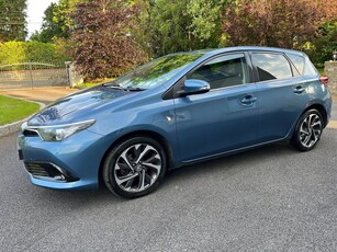 2016 - Toyota Auris Manual