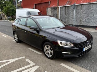 2017 - Volvo V60 Manual