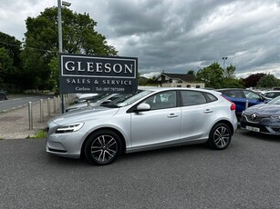 2018 - Volvo V40 Manual