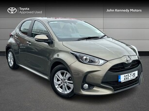 2022 - Toyota Yaris Manual