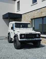 1999 - Land Rover Defender ---