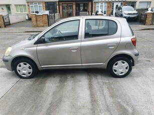 2004 - Toyota Yaris Manual