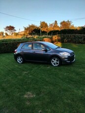 2010 - Toyota Auris ---