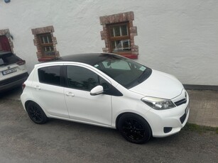 2012 - Toyota Yaris Manual