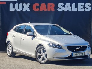 2014 - Volvo V40 Manual