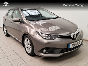 2017 - Toyota Auris Manual