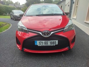 2017 - Toyota Yaris Manual