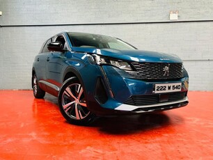 2022 - Peugeot 5008 Manual