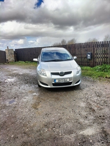 2009 - Toyota Auris Manual