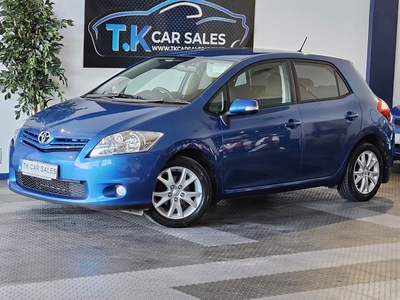 2012 - Toyota Auris Manual