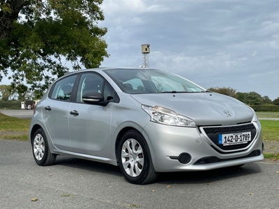 2014 - Peugeot 208 Manual