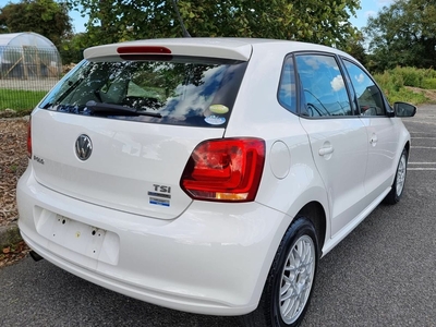 2014 - Volkswagen Polo Automatic