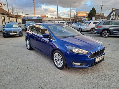 2017 - Ford Focus Manual