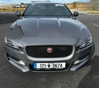 2017 - Jaguar XE Automatic