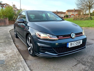 2019 - Volkswagen Golf Manual