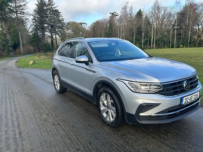 2021 - Volkswagen Tiguan Manual