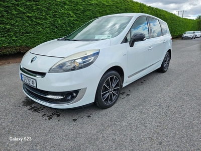 2012 - Renault Grand Scenic Manual