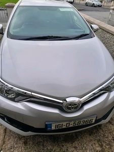 2016 - Toyota Auris Manual