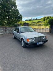 1986 - Mercedes-Benz E-Class ---