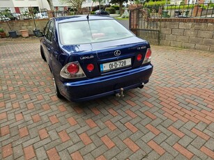 2001 - Lexus IS Automatic