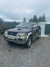 2002 - Mitsubishi Pajero Manual