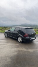 2003 - Volkswagen Golf ---