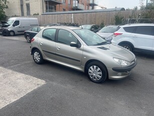 2004 - Peugeot 206 Manual