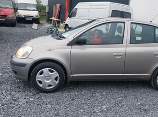 2004 - Toyota Yaris Manual