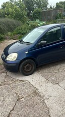 2004 - Toyota Yaris Manual