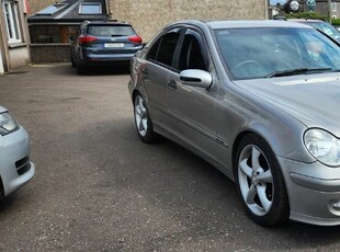 2005 - Mercedes-Benz C-Class Manual