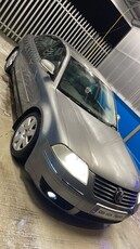 2005 - Volkswagen Passat ---