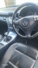 2006 - Mercedes-Benz C-Class Manual