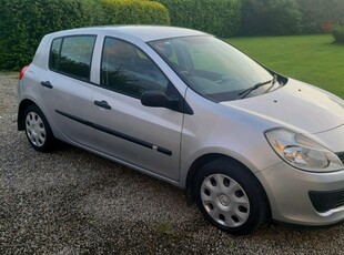 2006 - Renault Clio Manual