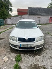 2008 - Skoda Superb Manual