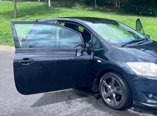 2008 - Toyota Auris Manual