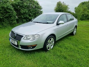 2008 - Volkswagen Passat Manual