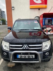 2009 - Mitsubishi Pajero ---